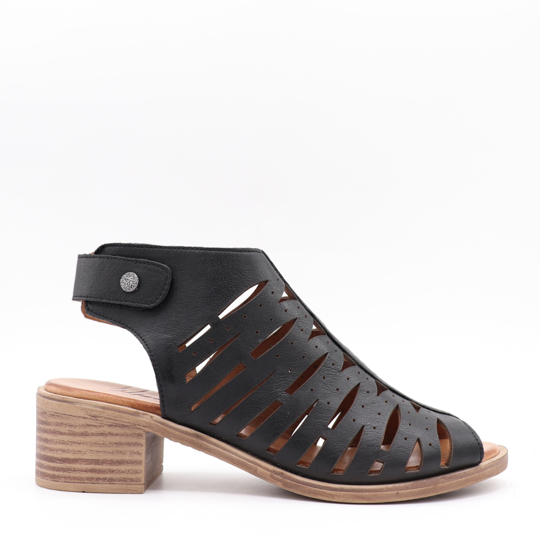 Sandale à Talon Janelle – Cuir Perforé & Confort Absolu