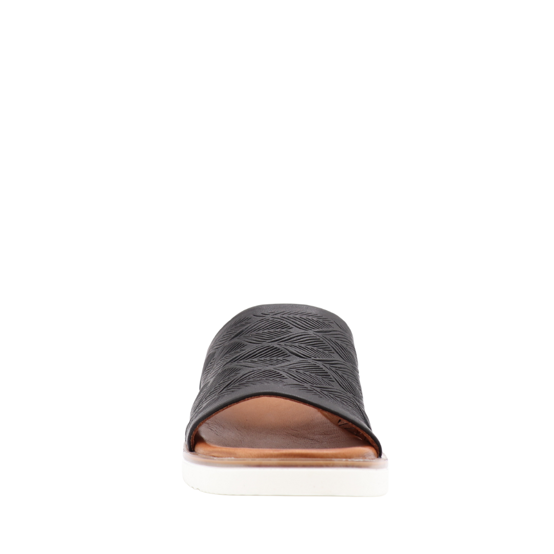 Mule compensée Dana – Cuir Gravé & Confort Absolu